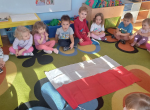 POZNAJEMY SYMBOLE NARODOWE