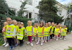 Grupa Pszczółki wyrusza na spacer