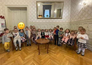 Pszczółki w pałacu