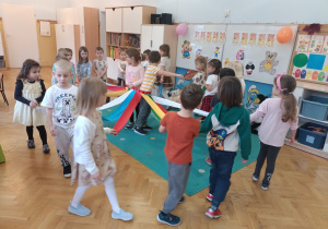 Zabawa wiatrakiem matematycznym.