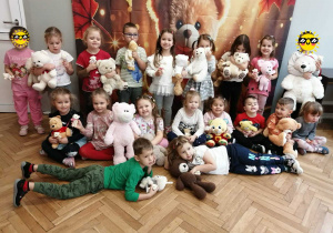 Grupa Pszczółki z misiami.