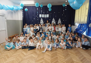 Pamiątkowe grupowe zdjęcie.