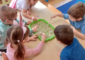 zabawa w paleontologa