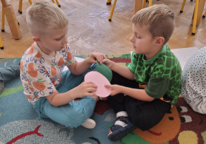 Zawawy w parach z kropkami