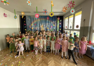 Pamiątkowe grupowe zdjęcie.